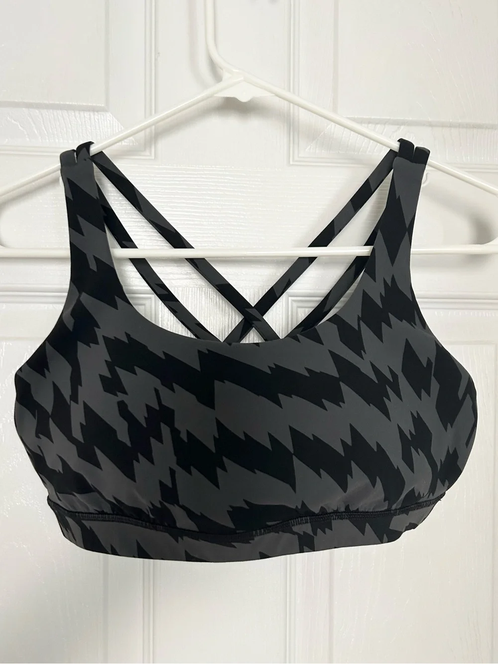 lululemon Energy Bra Medium Support B–D Cups Voltage Graphite Grey Black Size 8